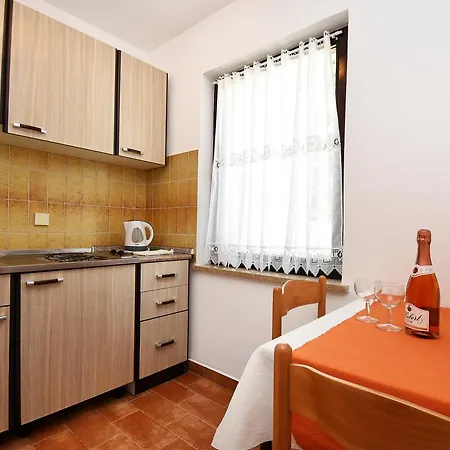 Sambris No 1 Apartment *